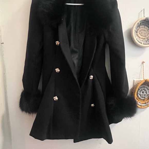 Elegant Black Couture Coat - Picture 6 of 16
